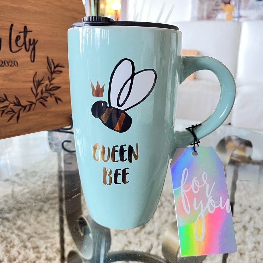 NWT Sheffield Home Beautiful Queen Bee Mint Green Tall Travel Coffee Mug w/ Lid